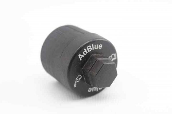 NEW Adblue cap tank Audi A4 A5 Q5 Prosche Macan GENUINE 4L0131980E