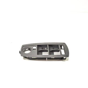 Volkswagen Transporter T4 Sliding Door Catch Plate 701843637 NEW GENUINE