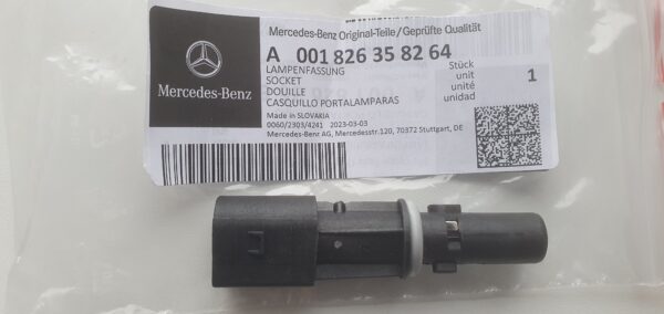 Genuine New Mercedes-Benz Headlight Parking Bulb Socket Holder A0018263582 OEM