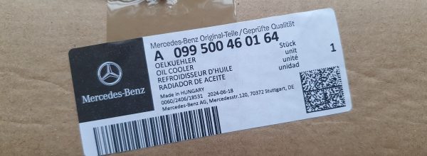 Genuine New Mercedes-Benz Engine Oil Cooler A099500460164 OEM