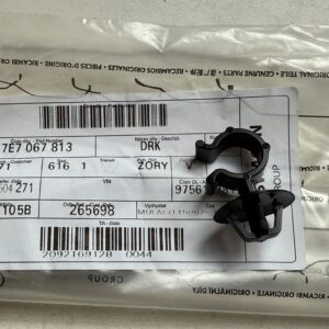 New Volkswagen Audi holder 7E7067813 Genuine OEM