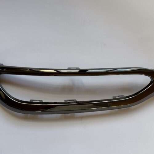 New Mercedes-Benz cover A296885380164 Genuine OEM